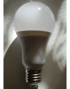 Lot de 8 Ampoules Led E27 9W Blanc Chaud Remplace 90W